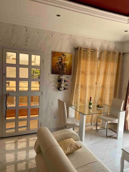 Appartement Altona Lomé Exteriör bild