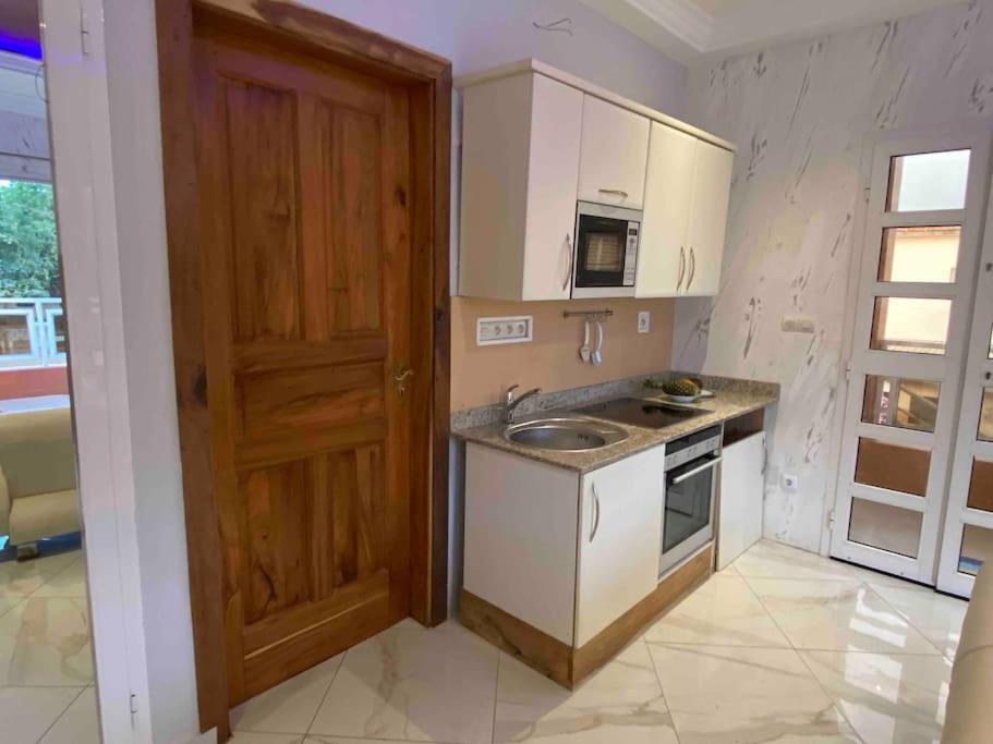 Appartement Altona Lomé Exteriör bild
