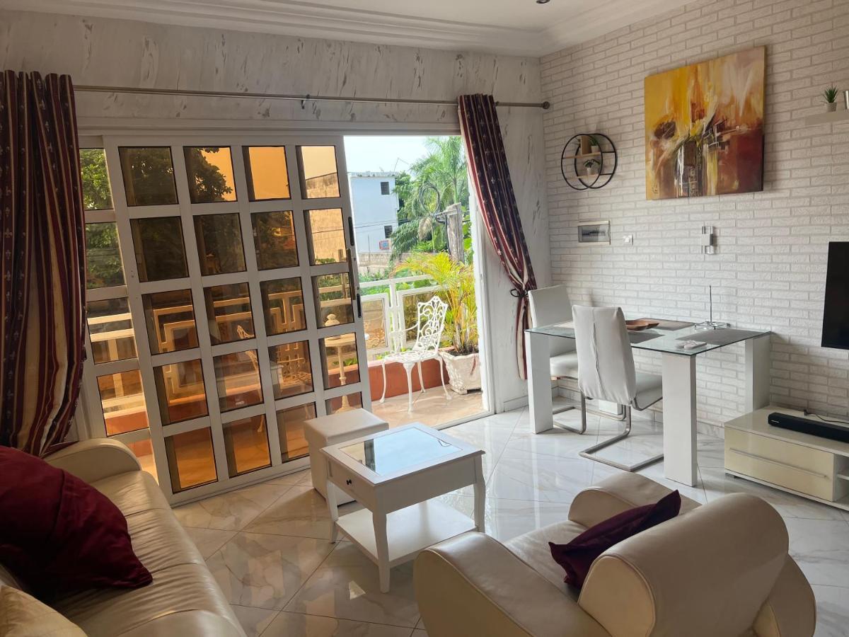 Appartement Altona Lomé Exteriör bild